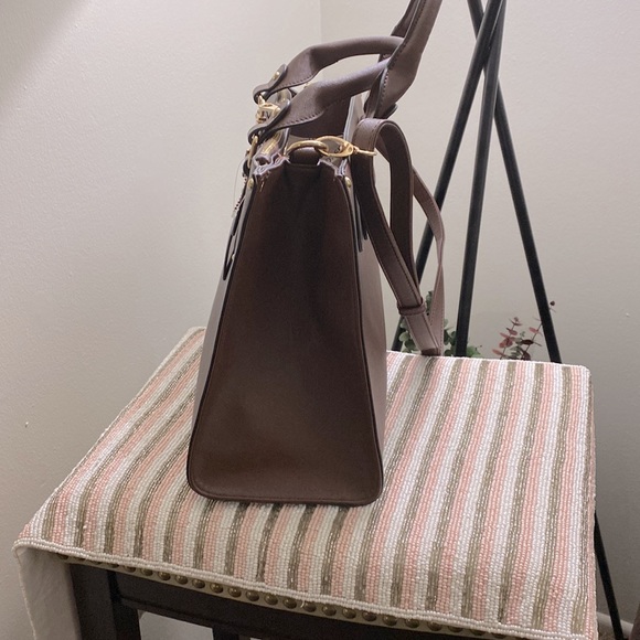 Dassin Lock SatchelBag with adjustable Shoulder Strap - Picture 5 of 8